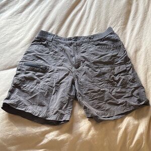 Women’s Columbia Gray Cargo Shorts